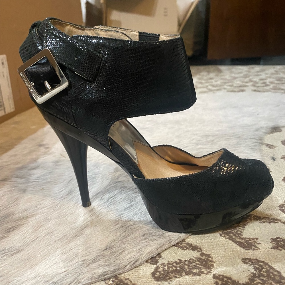 Michael Kors pumps